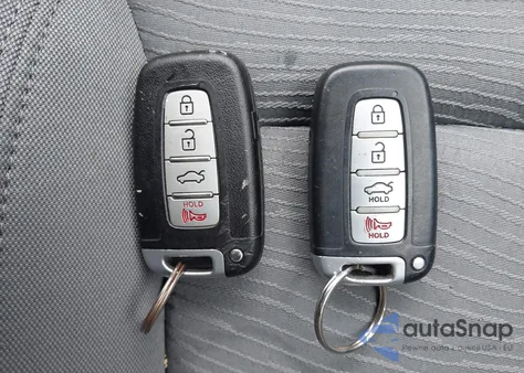 2012 Hyundai Sonata Hybrid z USA, uszkodzony, nr VIN KMHEC4A40CA031572